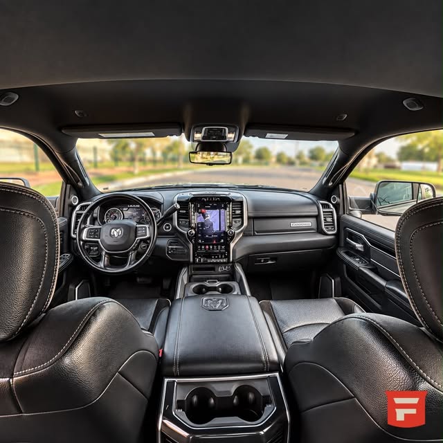 RAM 2500 NIGHT EDITION - Imagem 9