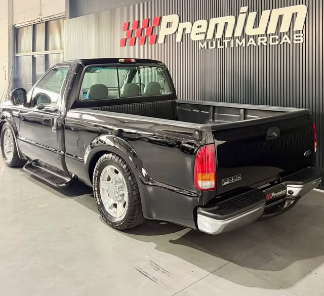 FORD F-250 XLT-L - Imagem 6