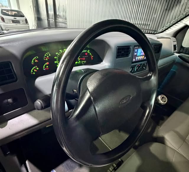 FORD F-250 XLT-L - Imagem 8
