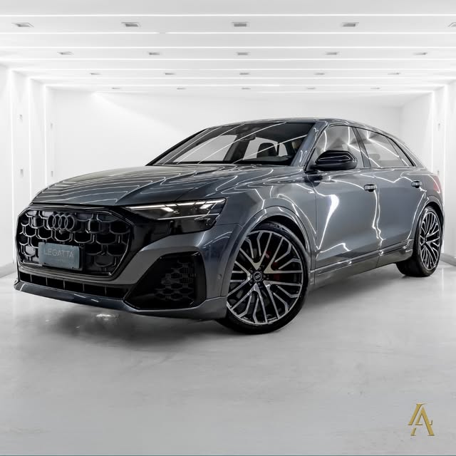 AUDI Q8 PERFORMANCE BLACK - Imagem 1