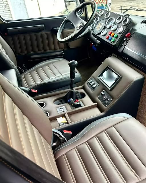 MERCEDES-BENZ 1318 LIMITED EDITION - Imagem 4