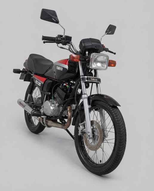 YAMAHA RD 135 - Imagem 1