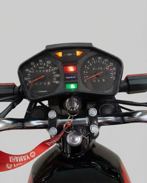 YAMAHA RD 135 - Imagem 5