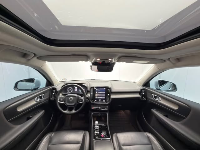 VOLVO XC40 T-4 INSCRIPTION - Imagem 9
