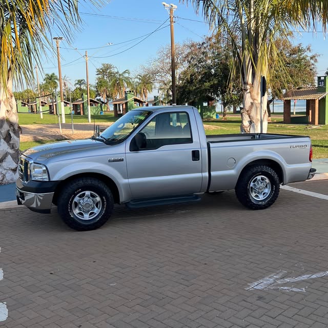 FORD F-250 XLT-L - Imagem 3