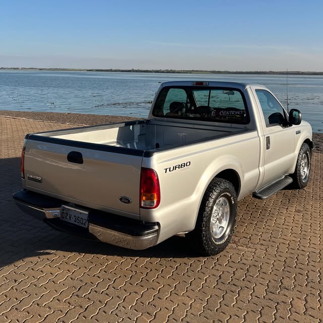 FORD F-250 XLT-L - Imagem 6