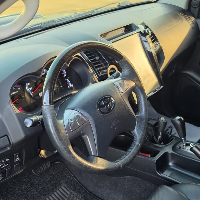 TOYOTA HILUX SW4 SRV - Imagem 14