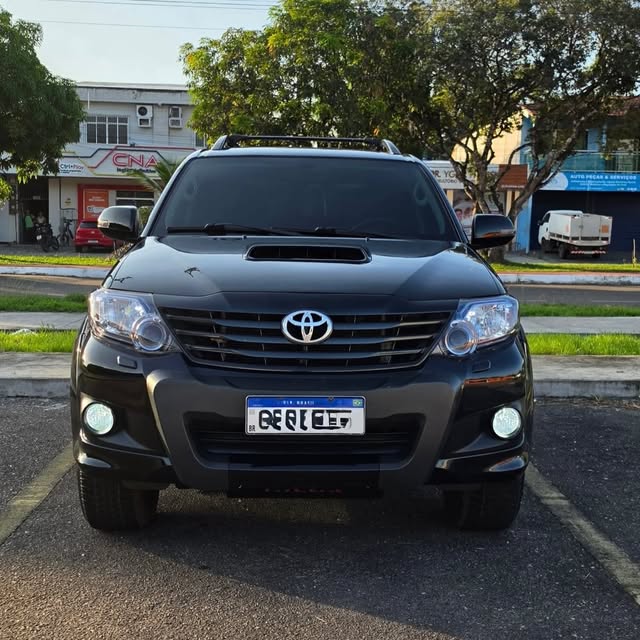 TOYOTA HILUX SW4 SRV - Imagem 5