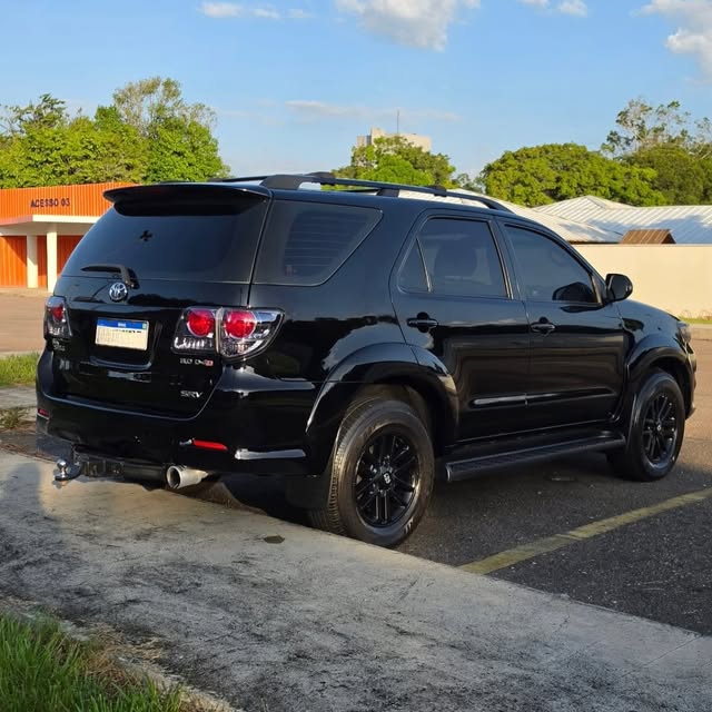 TOYOTA HILUX SW4 SRV - Imagem 6