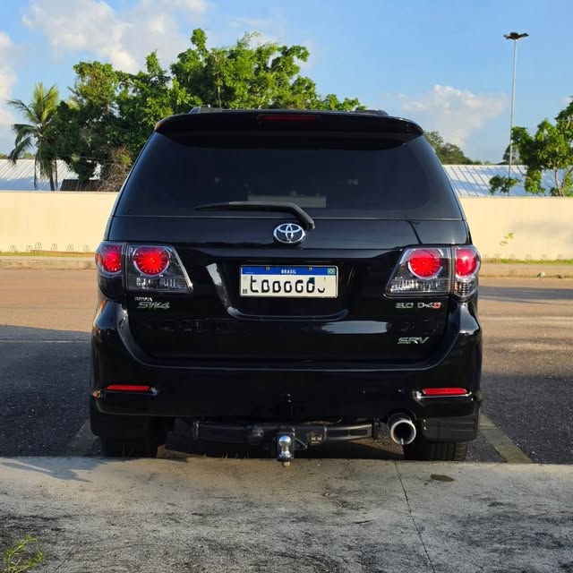 TOYOTA HILUX SW4 SRV - Imagem 7