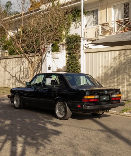 BMW M5 E28 - Imagem 1