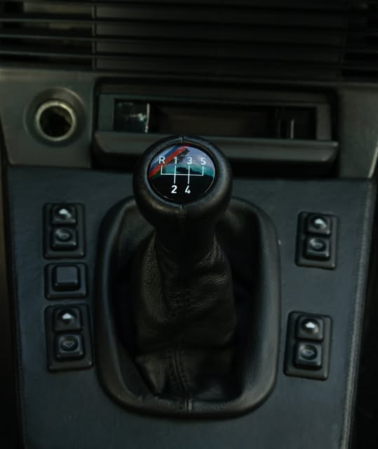 BMW M5 E28 - Imagem 7