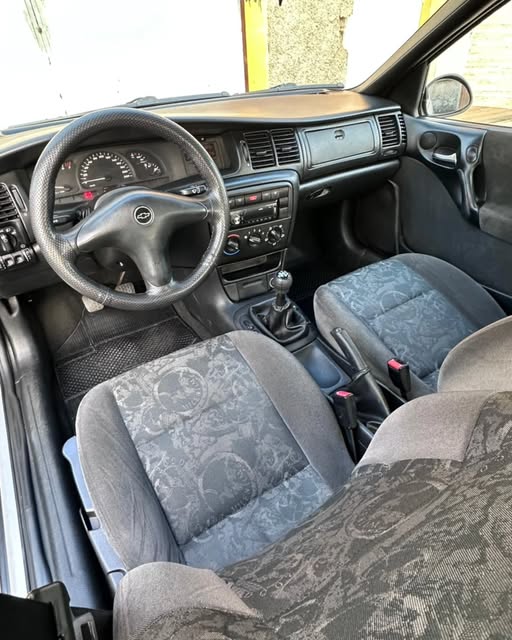 GM VECTRA MILENIUM - Imagem 13