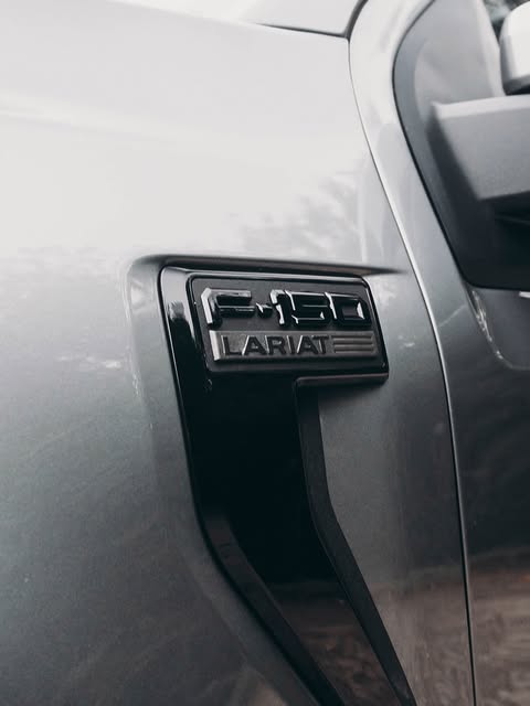 FORD F-150 LARIAT - Imagem 17