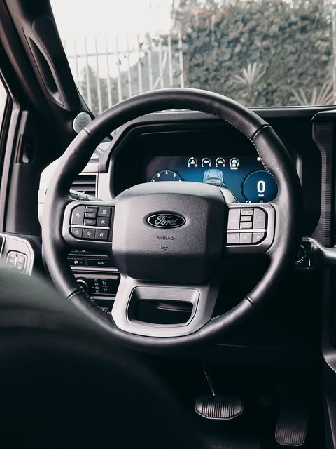FORD F-150 LARIAT - Imagem 5