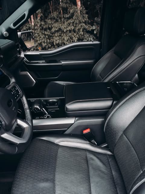 FORD F-150 LARIAT - Imagem 8