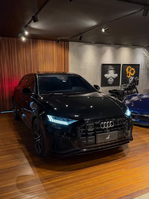 AUDI Q8 QUATTRO PERFORMANCE BLACK S-LINE - Imagem 2