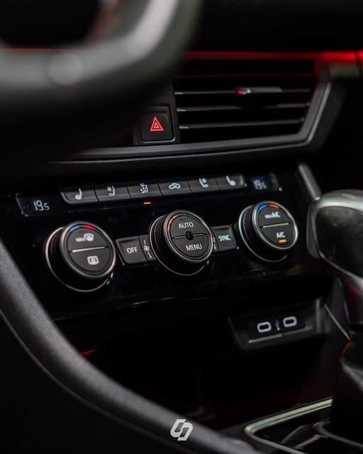 VOLKSWAGEN JETTA GLI - Imagem 6