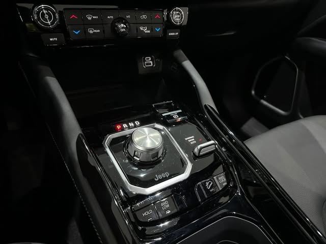 JEEP COMMANDER BLACHAWK AT9 - Imagem 7