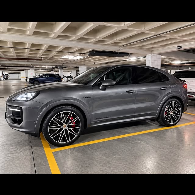 PORSCHE CAYENNE S 3.0 V6 E-HYBRID - Imagem 4