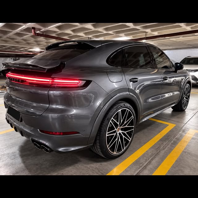 PORSCHE CAYENNE S 3.0 V6 E-HYBRID - Imagem 6