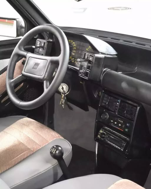 FIAT UNO 1.6R - Imagem 13