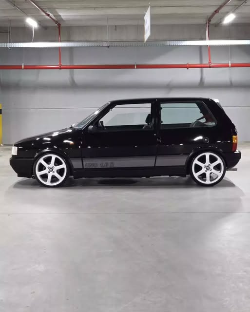 FIAT UNO 1.6R - Imagem 9