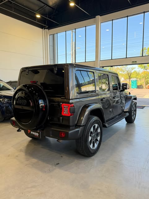 JEEP WRANGLER UNLIMITED SAHARA - Imagem 10