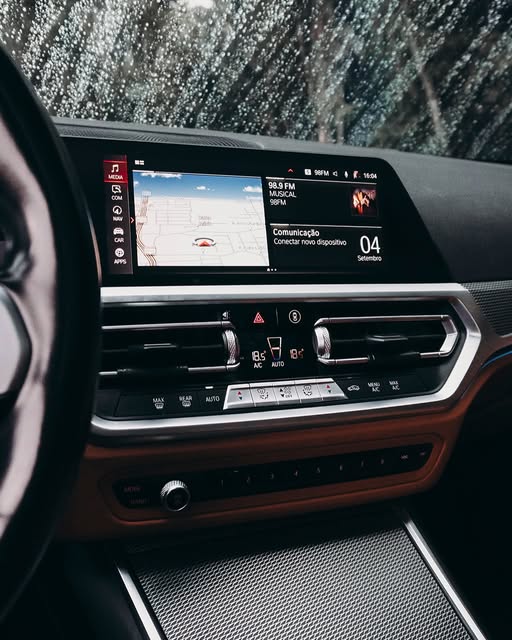 BMW 330E M SPORT - Imagem 5