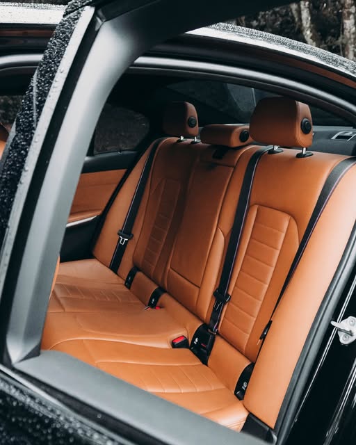 BMW 330E M SPORT - Imagem 8