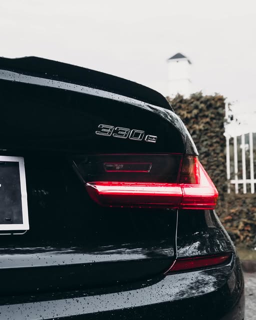 BMW 330E M SPORT - Imagem 9