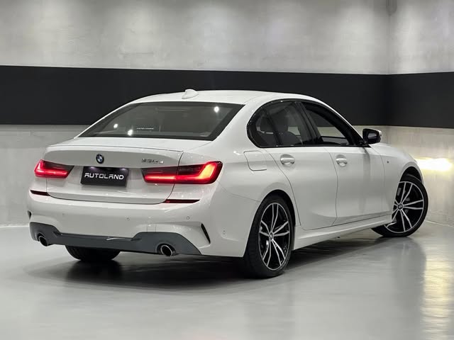 BMW 330E M SPORT - Imagem 4