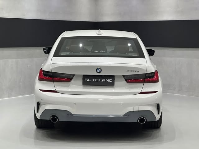 BMW 330E M SPORT - Imagem 10
