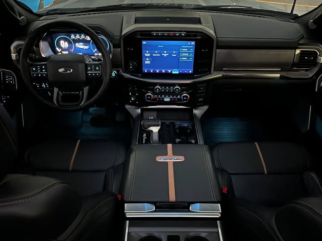 FORD F-150 PLATINUM - Imagem 8