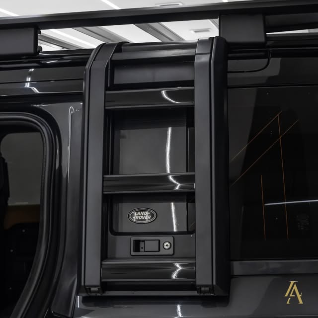 LAND ROVER DEFENDER 110 X D300 - Imagem 11
