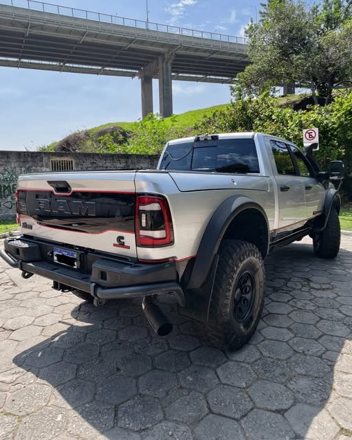 RAM 2500 LARAMIE - Imagem 6