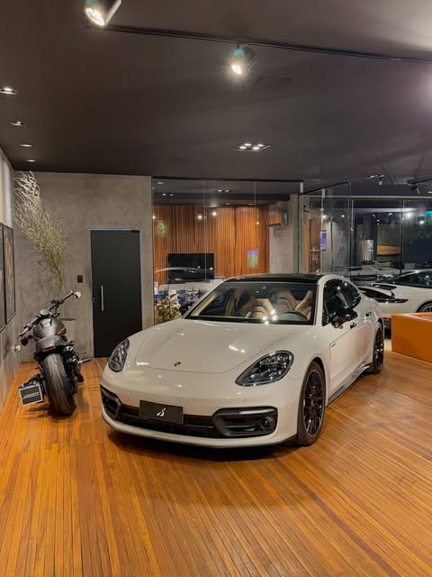 PORSCHE PANAMERA PLATINIUM EDITION 4 E-HYBRID - Imagem 17