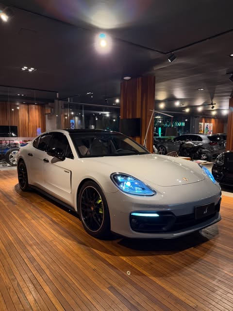 PORSCHE PANAMERA PLATINIUM EDITION 4 E-HYBRID - Imagem 5