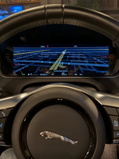 JAGUAR F-TYPE P300 R-DYNAMIC - Imagem 19