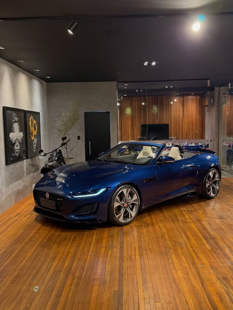 JAGUAR F-TYPE P300 R-DYNAMIC - Imagem 20