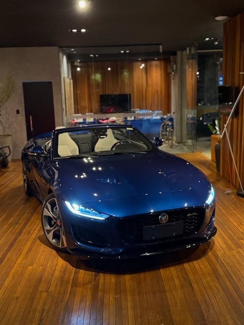 JAGUAR F-TYPE P300 R-DYNAMIC - Imagem 3