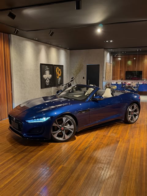 JAGUAR F-TYPE P300 R-DYNAMIC - Imagem 4
