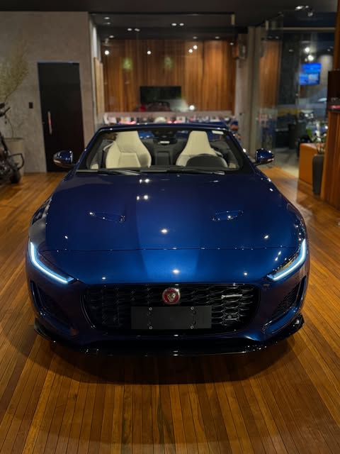 JAGUAR F-TYPE P300 R-DYNAMIC - Imagem 8