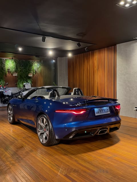 JAGUAR F-TYPE P300 R-DYNAMIC - Imagem 10
