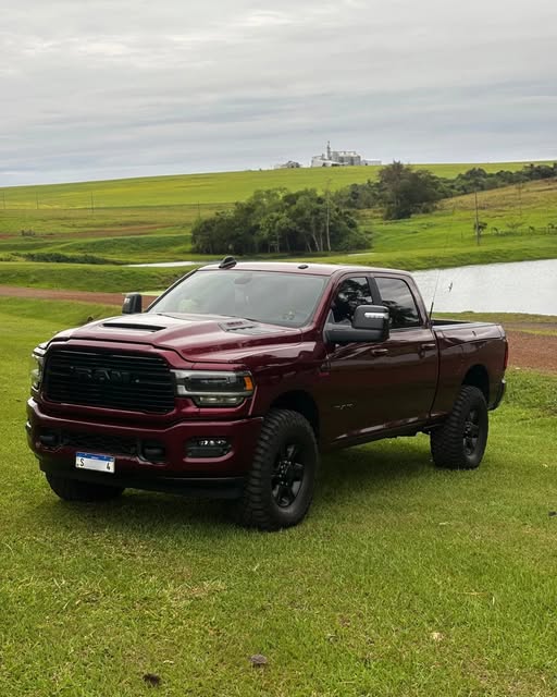 RAM 2500 LARAMIE NIGHT EDITION - Imagem 1