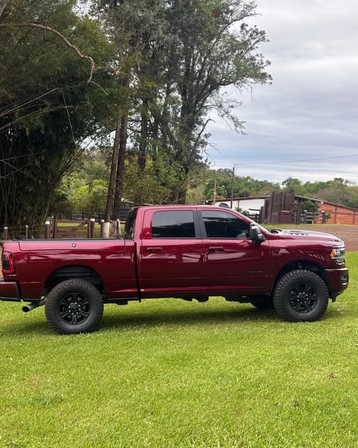RAM 2500 LARAMIE NIGHT EDITION - Imagem 5