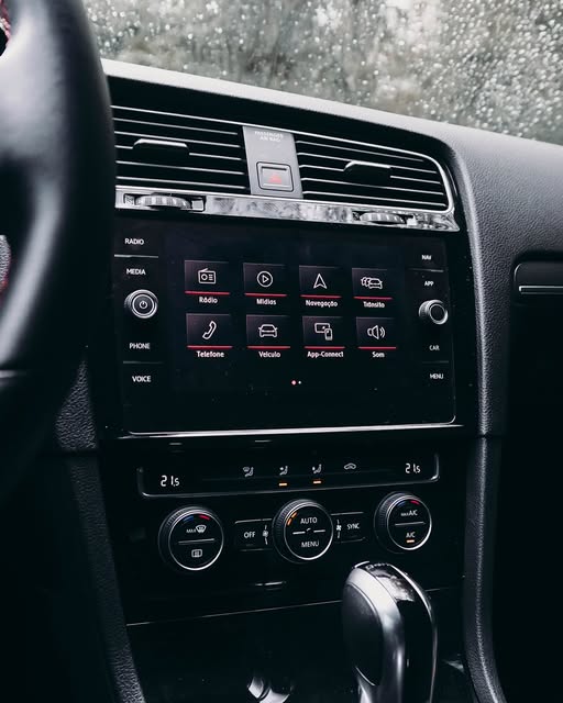 VOLKSWAGEN GOLF GTI - Imagem 5