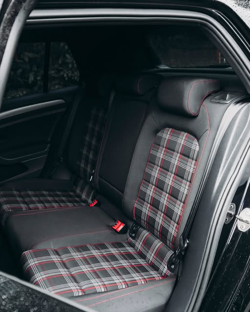 VOLKSWAGEN GOLF GTI - Imagem 8