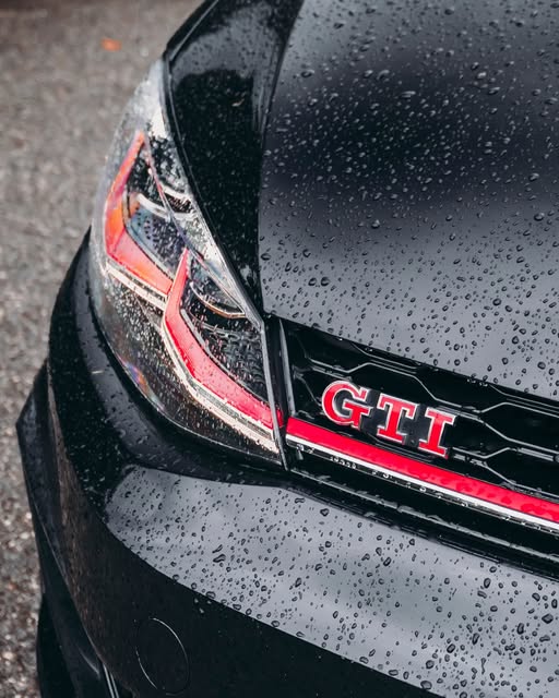 VOLKSWAGEN GOLF GTI - Imagem 9