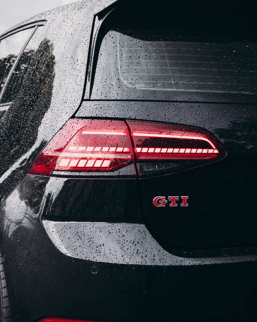VOLKSWAGEN GOLF GTI - Imagem 10